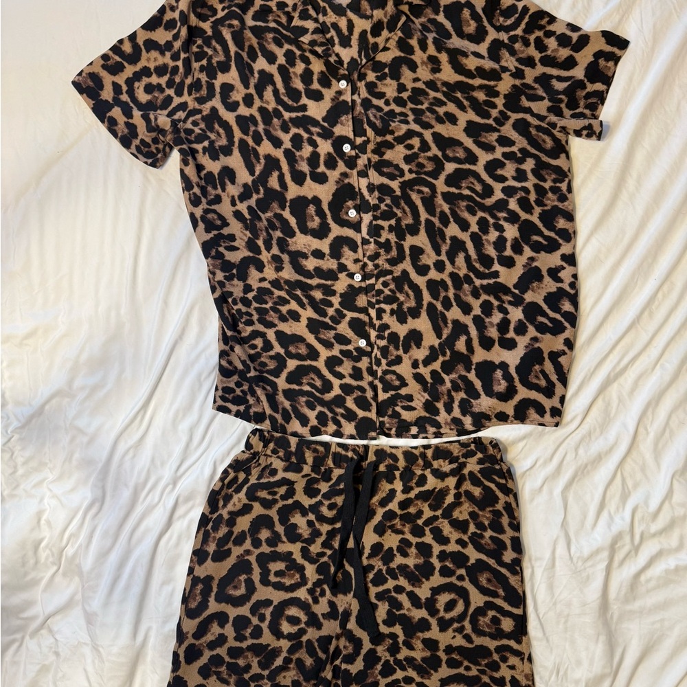 Leopard 2 peice Set